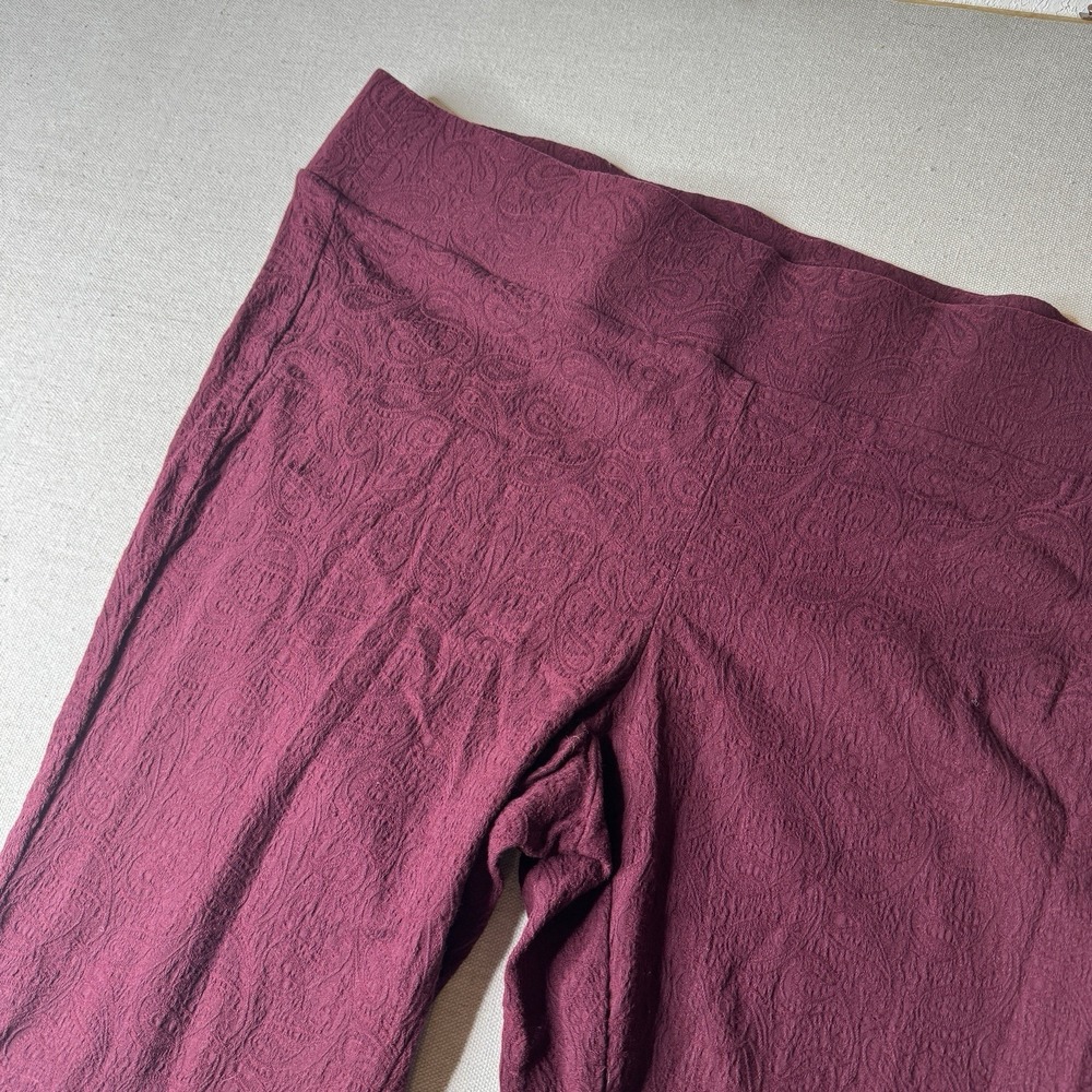 Torrid Women's Burgundy Paisley Embossed Pattern Leggings Plus Size 3X‎